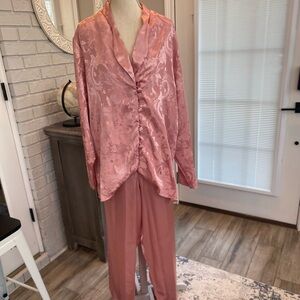 VICTORIA’S SECRET pink satin patterned 80’s vintage gold label pajama set L